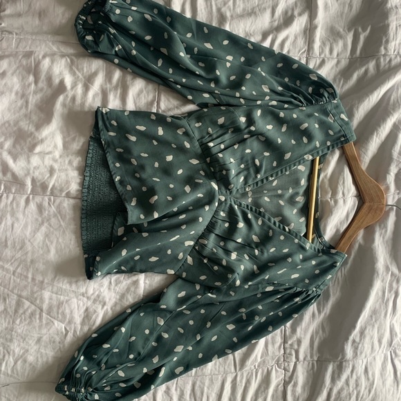 Abercrombie & Fitch Tops - Abercrombie 3/4 sleeve V-neck blouse